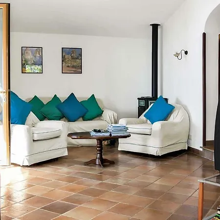 Sleeps 5 Pool Air Con Wifi